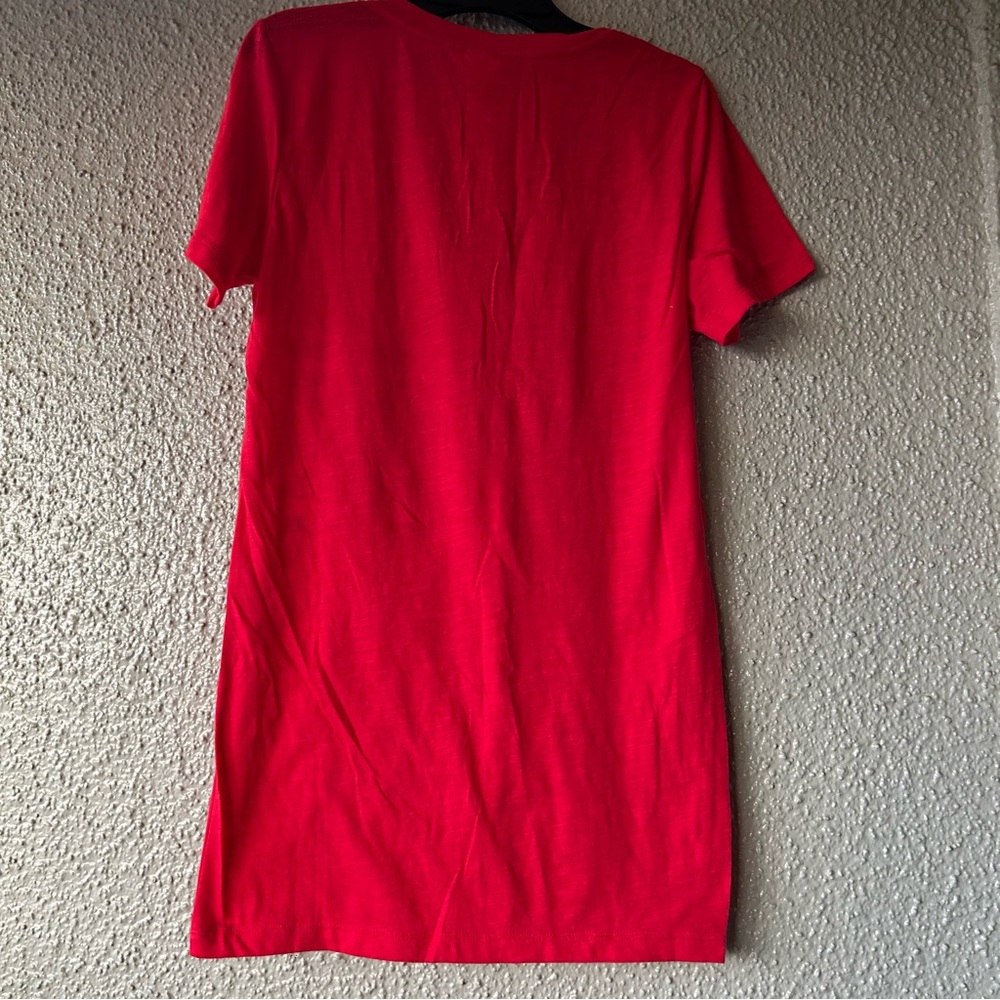 Victoria’s Secret pink V neck T-shirt red with silver writing medium NWT - Picture 2 of 5